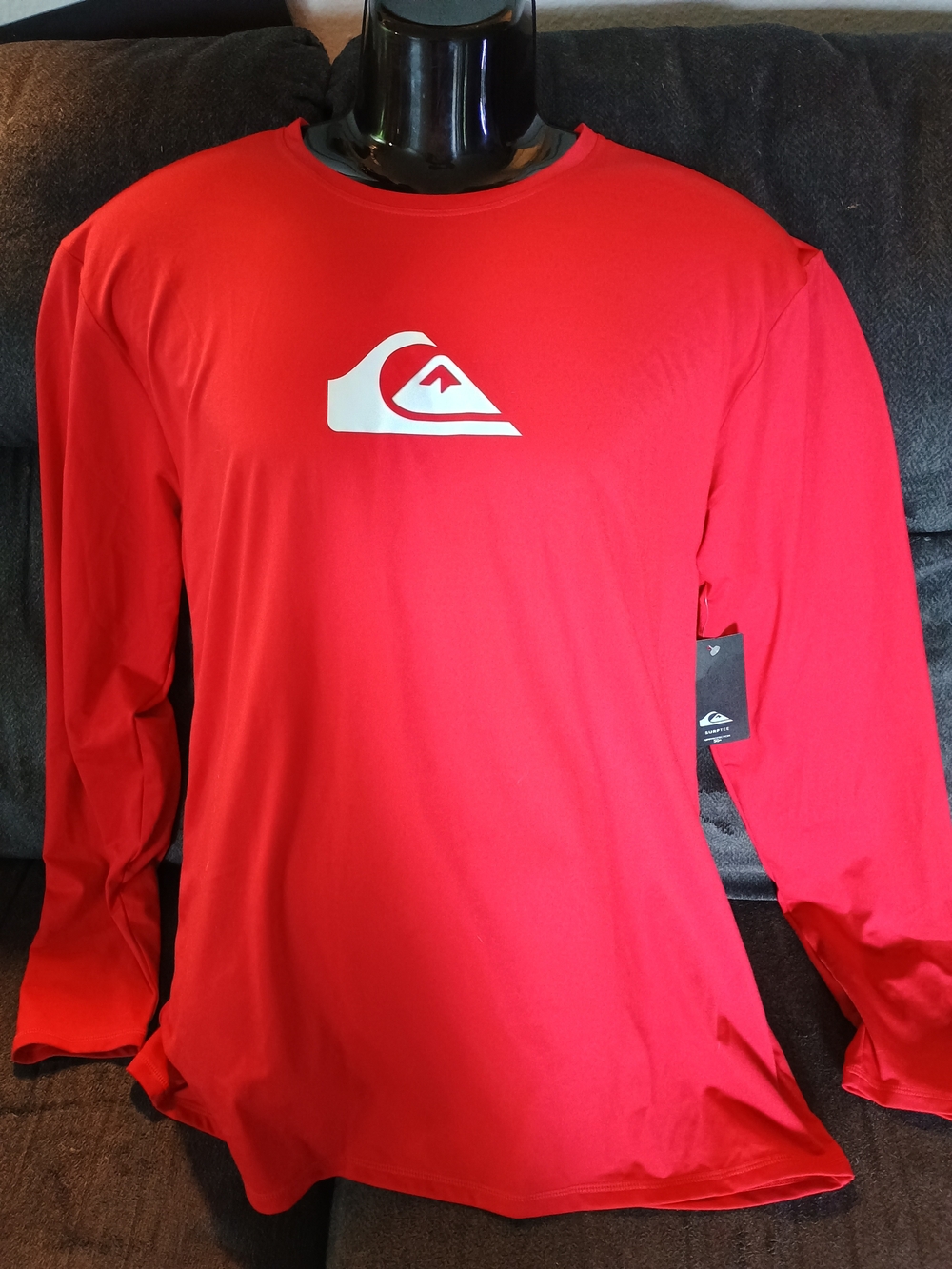 Quiksilver Men’s XL Red Long Sleeve Surf Tee UPF 50+ Rash Guard NWT